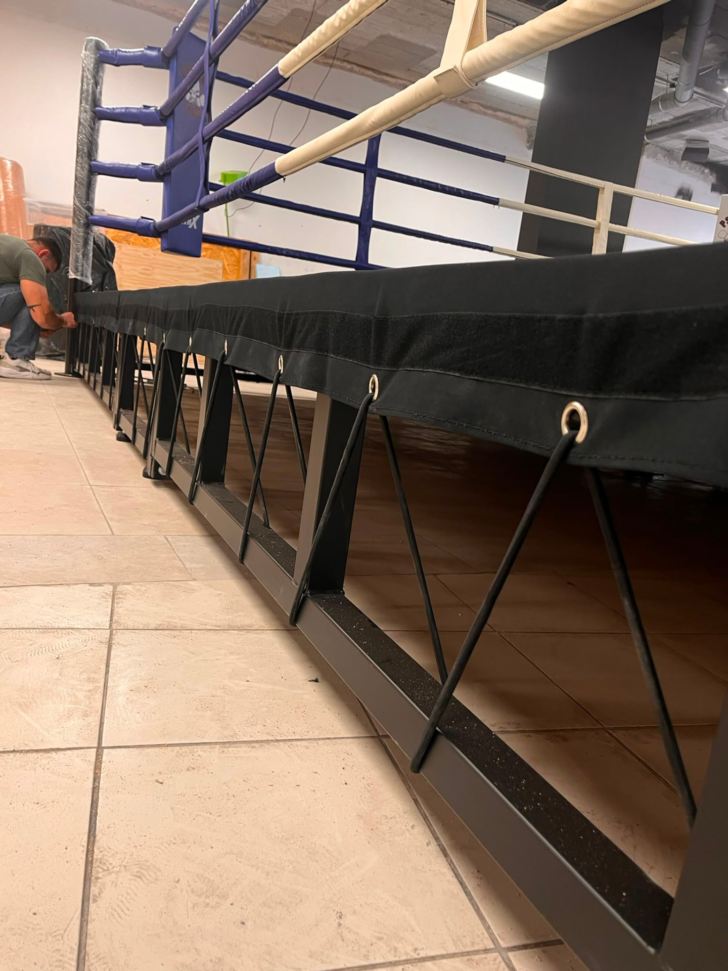 Steel platform ring frame with skirt fixed by elastic cords